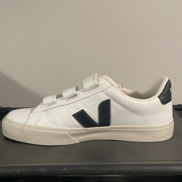 VEJA Velcro Sneakers - Picture 6 of 8